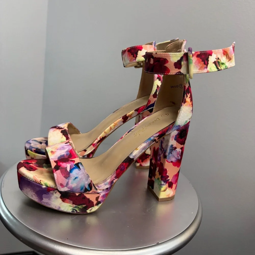 Spring Heels - Picture 1 of 5